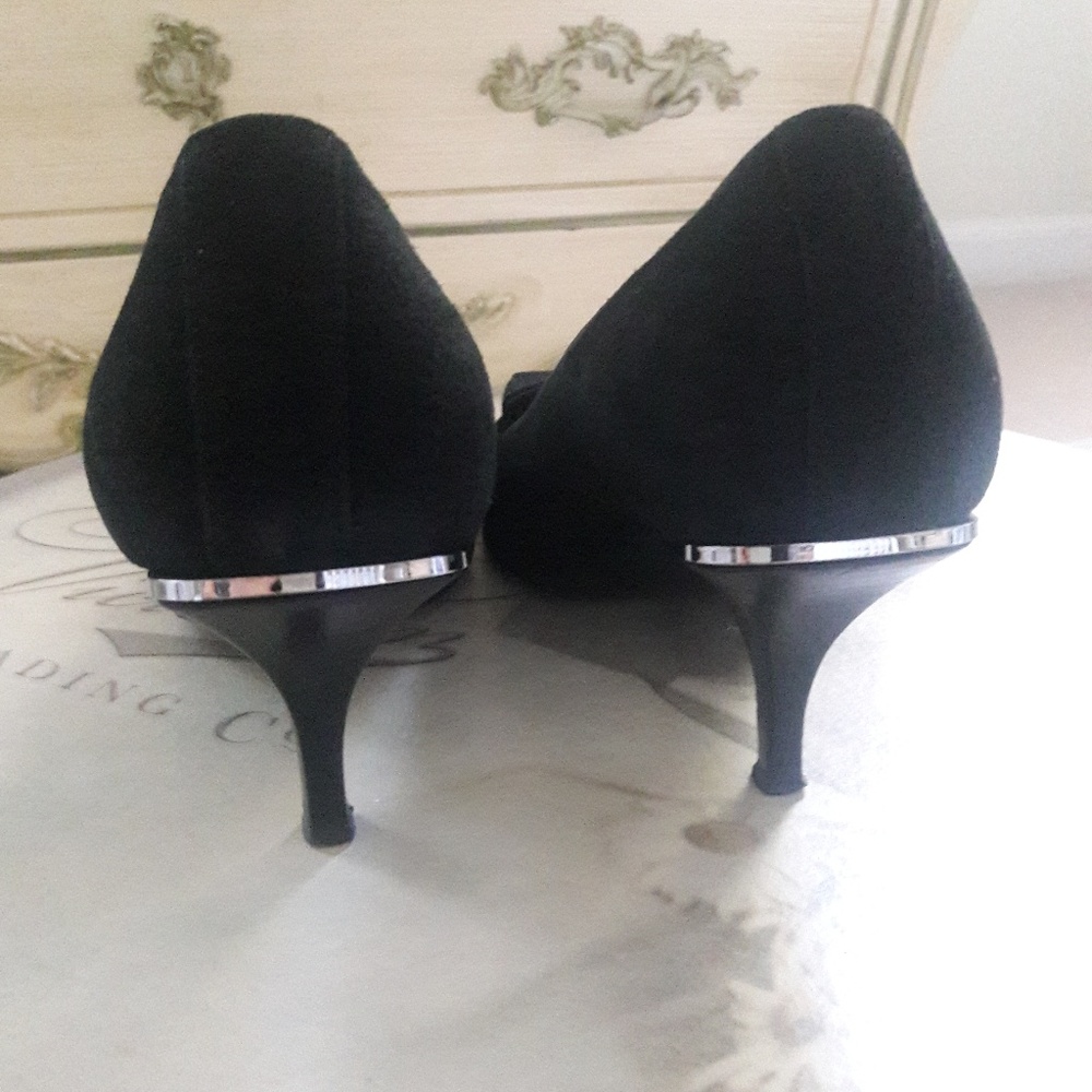 VINTAGE "GUCCI" BLACK SUEDE PUMPS! 37.5 C - Picture 2 of 8